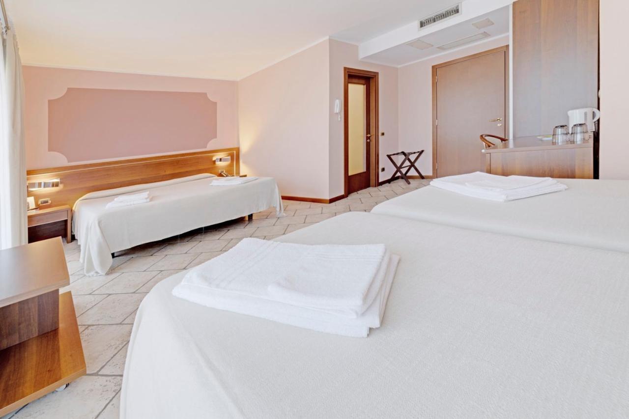 Hotel Grotto Bagat Lavena Ponte Tresa Dış mekan fotoğraf