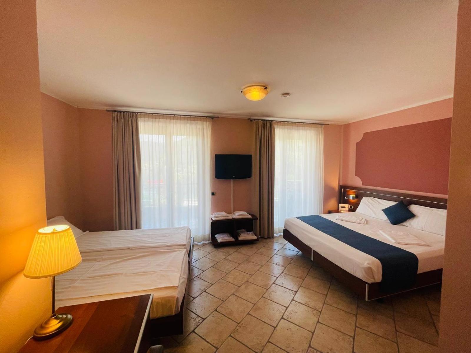 Hotel Grotto Bagat Lavena Ponte Tresa Dış mekan fotoğraf