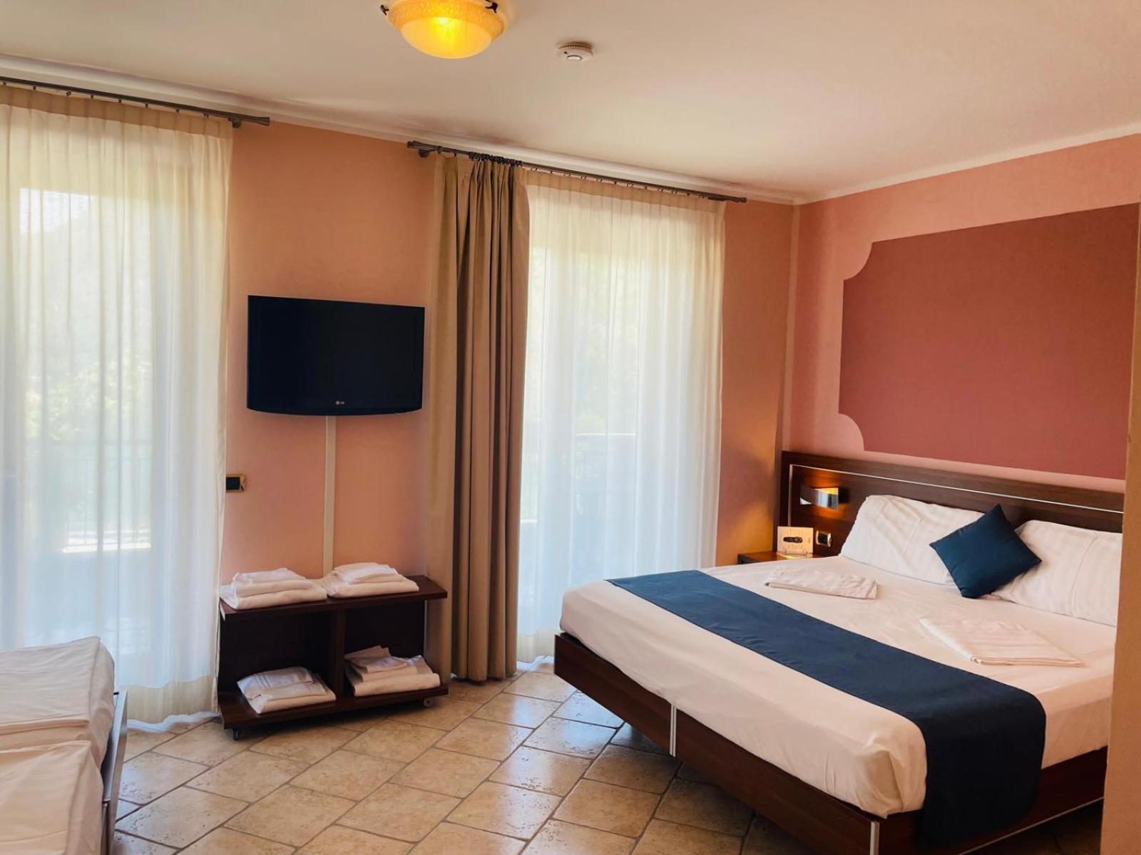 Hotel Grotto Bagat Lavena Ponte Tresa Dış mekan fotoğraf